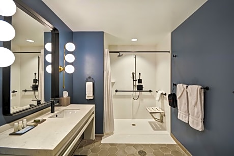 Standard King Room with Roll-In Shower - Communications Access