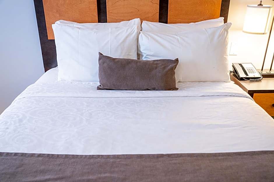 Pocaterra Inn & Waterslide