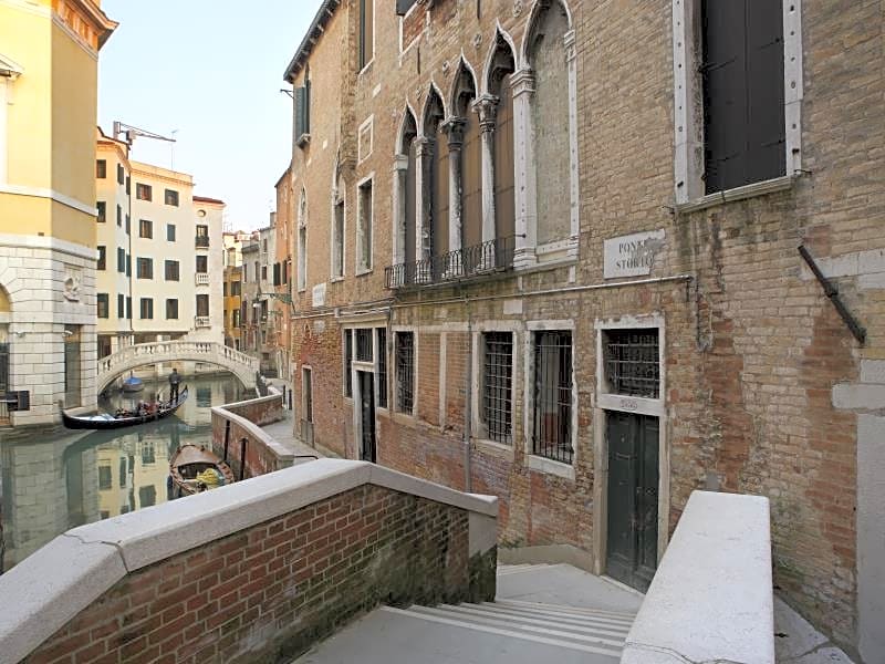 Ad Place Venice