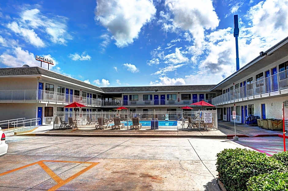 Motel 6-Slidell, LA - New Orleans