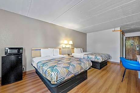 Deluxe Queen Room with Two Queen Beds - Non-Smoking