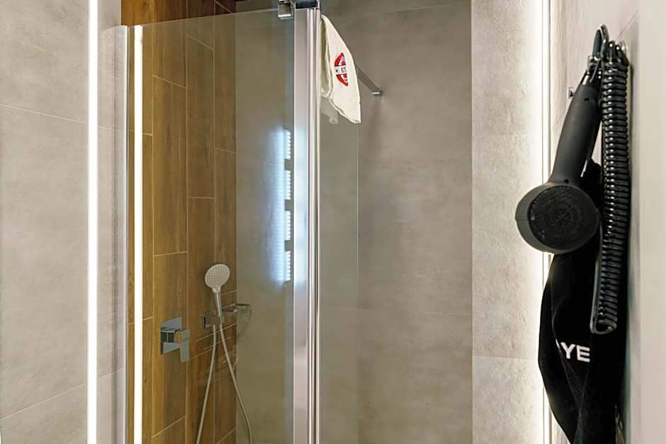 Kamienica no 111a Warsaw Airport