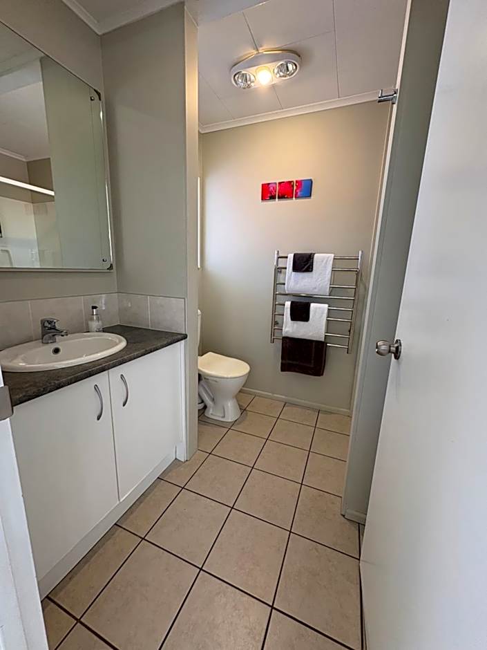 Ash Grove Boutique Motel