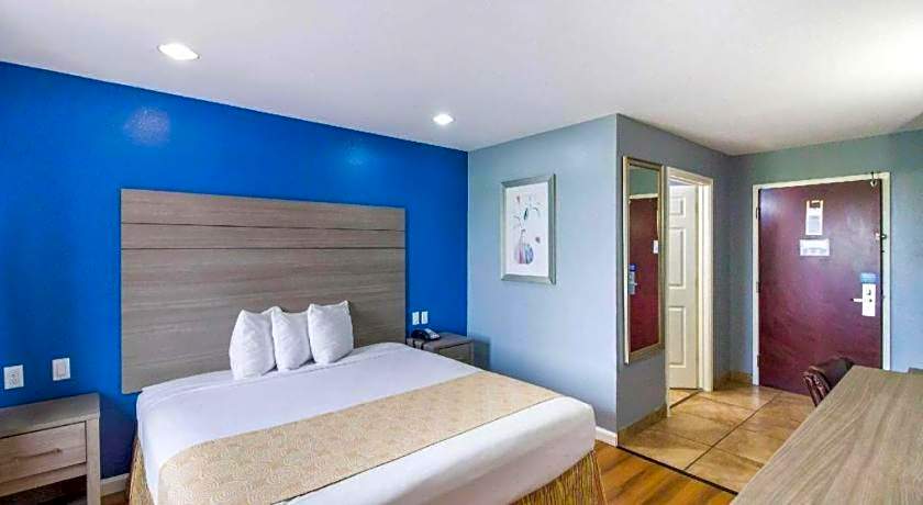 Rodeway Inn & Suites Port Arthur - Groves