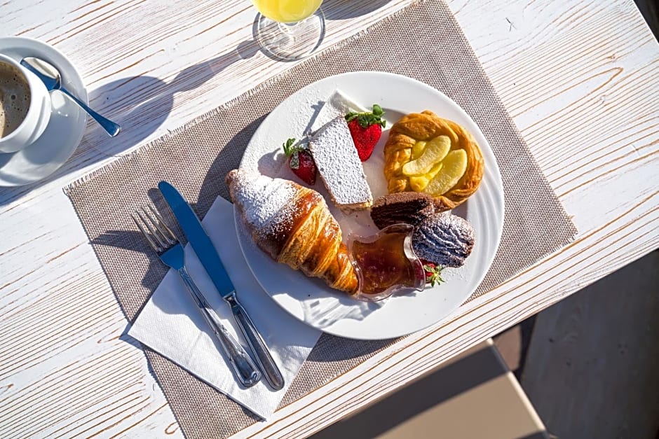 Carlton Hotel Riviera