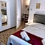 Rooms in San Domenico Maggiore 3