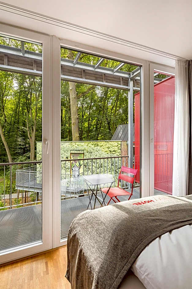 V-Hotel