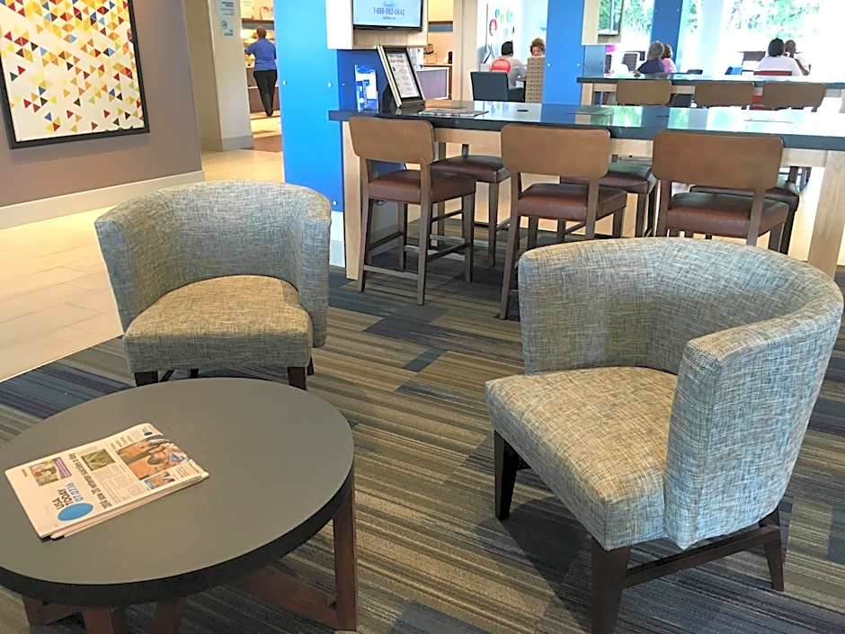 Holiday Inn Express & Suites Oswego By IHG