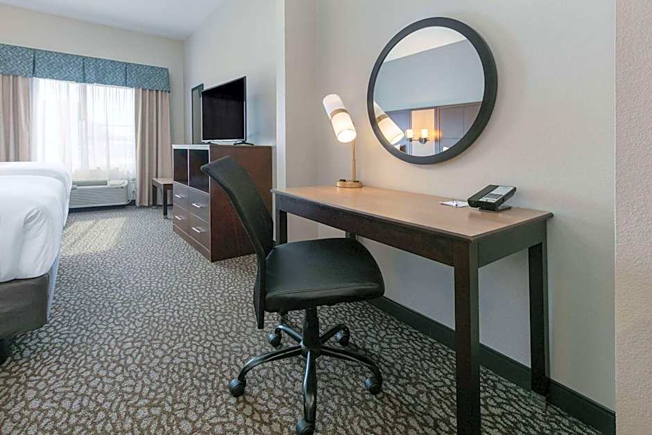 Wingate by Wyndham - DFW North