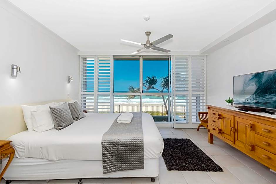 Golden Sands on the Beach - Absolute Beachfront Apartments