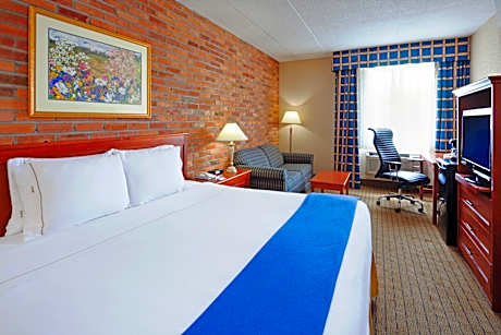 1 King Bed Standard Sofa Bed