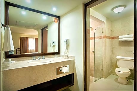 2 Double Beds, Nonsmoking, Accessible