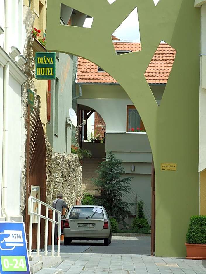 Hotel Diána