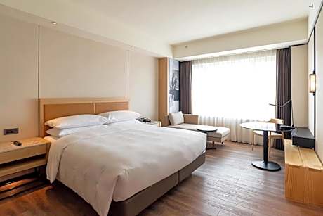 Executive King Room with Lounge Access