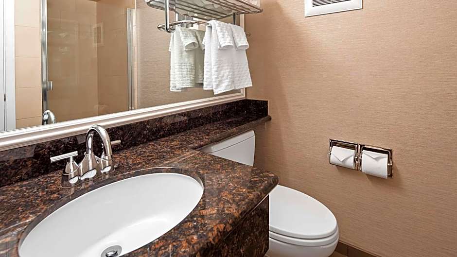 Best Western Plus Humboldt Bay Inn