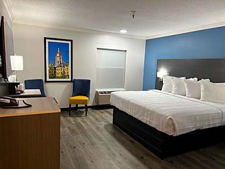 Large King Room - Non-Smoking