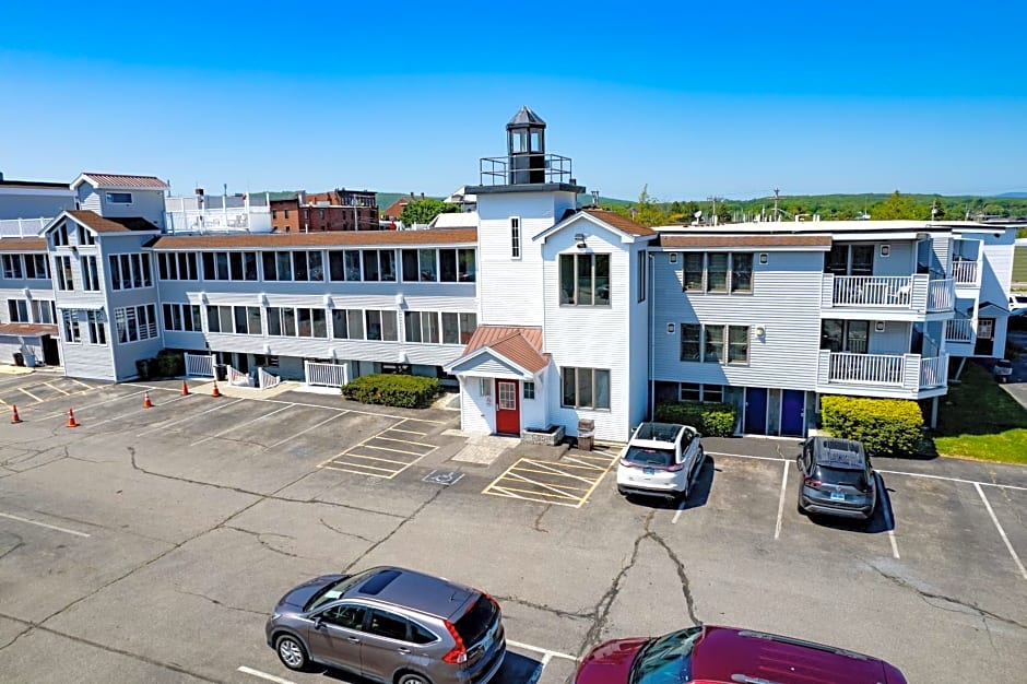 Hatchway Hotel