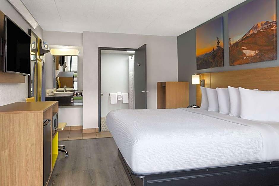 Days Inn by Wyndham Columbus Worthington