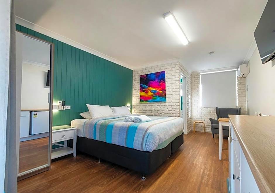 Bay House Motel