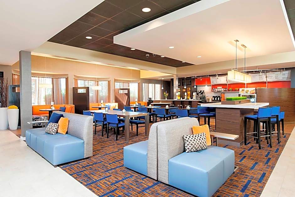Photo 1 of 28 of Courtyard by Marriott Chicago Glenview/Northbrook