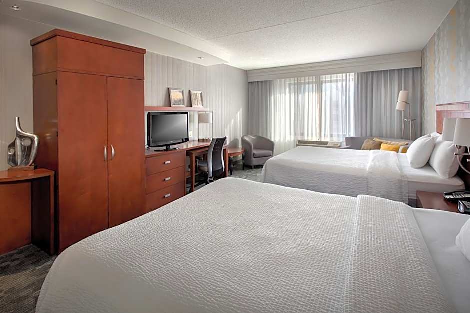 Courtyard by Marriott Republic Airport Long Island/Farmingdale