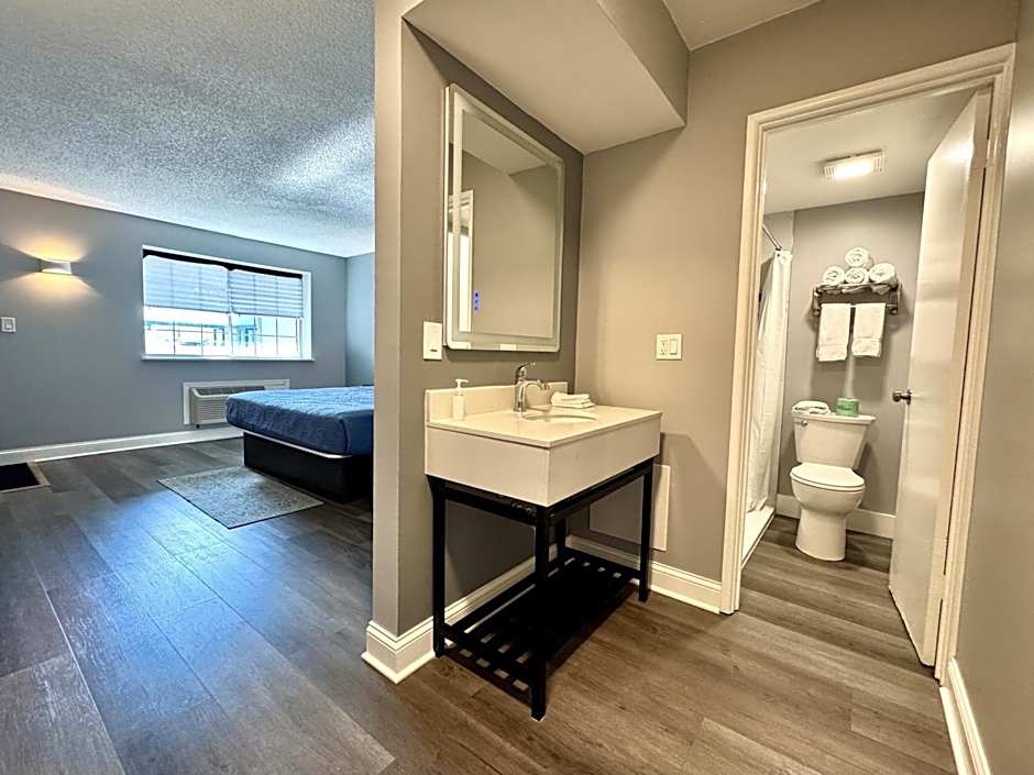 O'Hare Inn & Suites