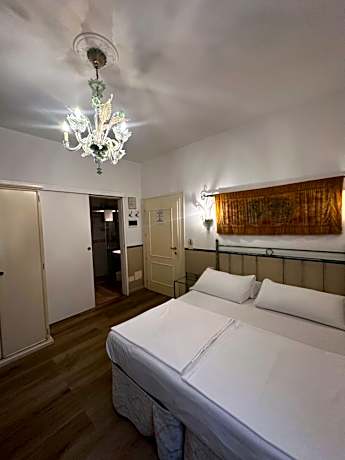 Economy Triple Room