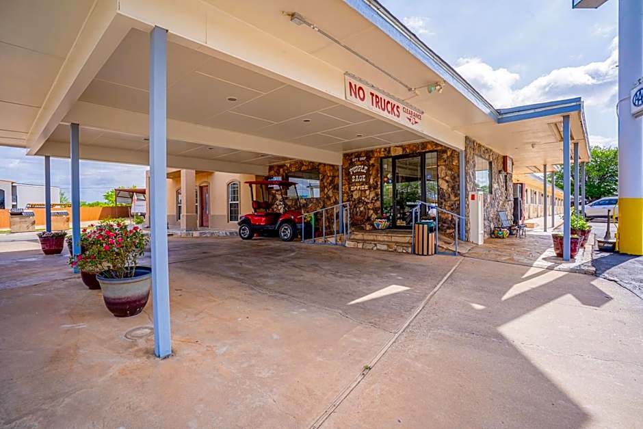 Purple Sage By OYO Snyder TX