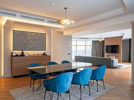 Superior King Suite with Sofa Bed