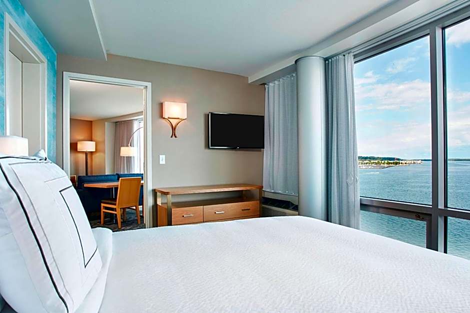 Courtyard by Marriott Erie Bayfront