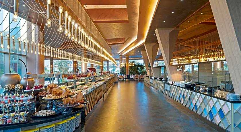Noahs Ark Deluxe Hotel Spa