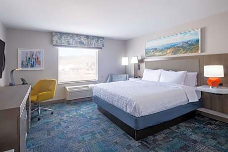 1 King W/Microwv/Fridge