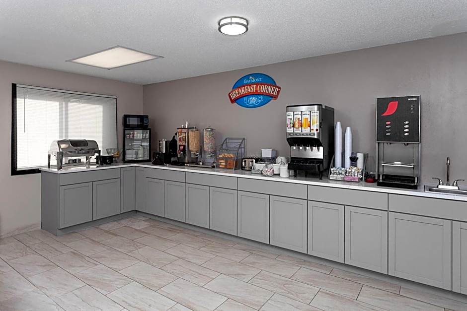 Baymont by Wyndham Oshkosh Airport