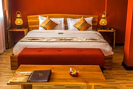 Sea View Suite with Daily Dinner for 2