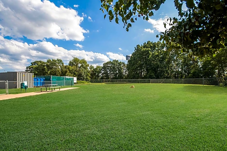 Country Inn & Suites by Radisson, Fredericksburg South (I-95), VA