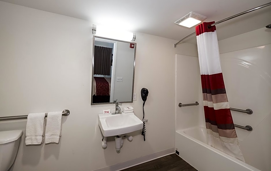 Red Roof Inn Lancaster - Strasburg