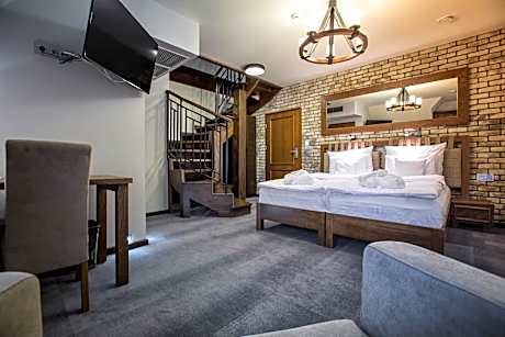 Standard Double Suite
