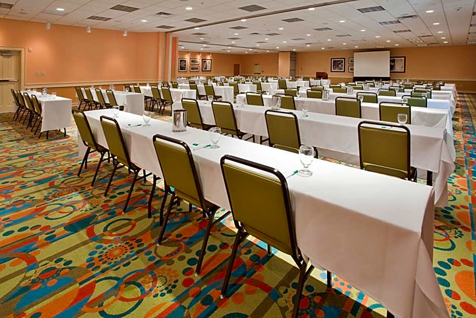 Holiday Inn & Suites Virginia Beach - North Beach By IHG