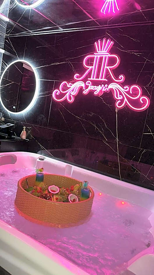 RR Jacuzzi