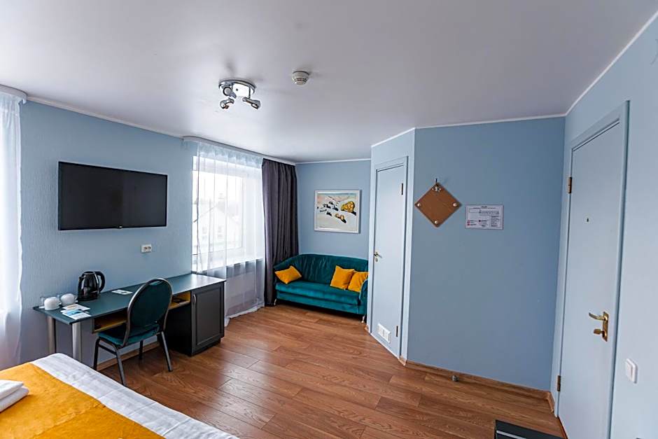 Photo 1 of 3 of Double Room