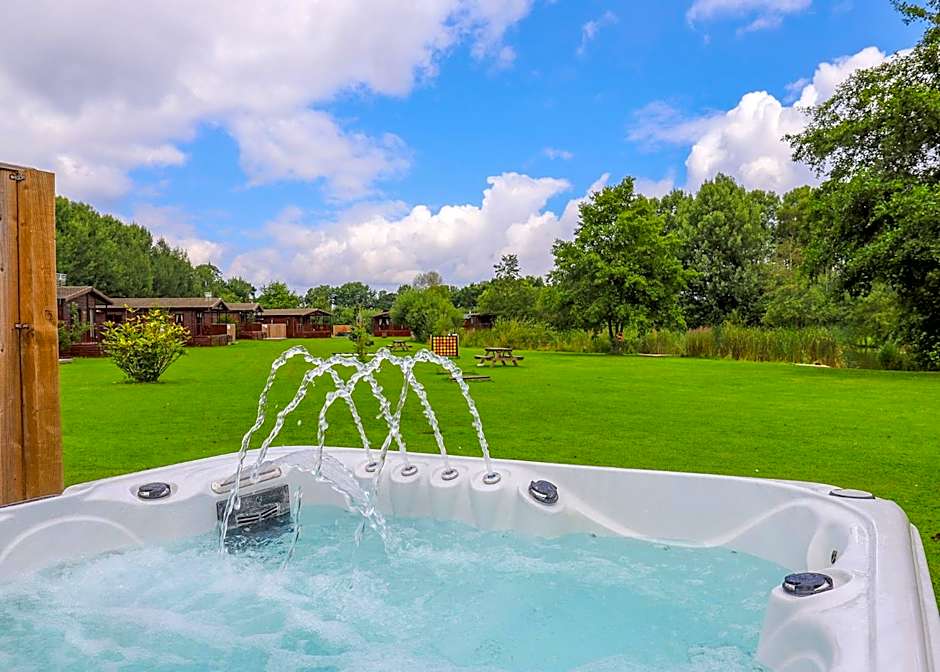 Paradise Lakeside Lodges