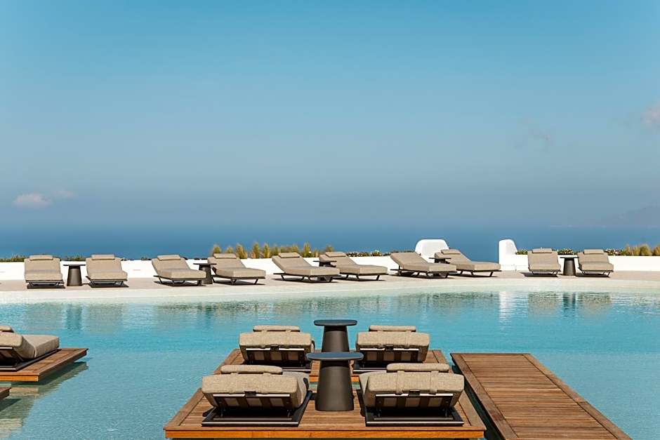 NĒRO Boutique Hotel