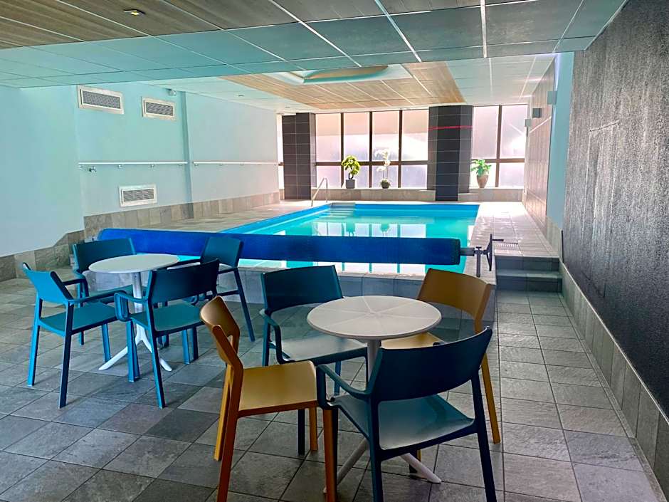 Logis Hôtel-Restaurant Aux Trois Roses