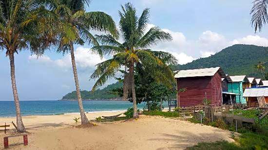 Beachfront Hut Upstairs Astra - Beach Shack Chalet