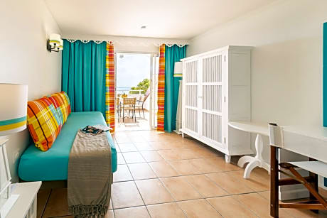 Two-Bedroom Apartment (6 People) -  Sea View