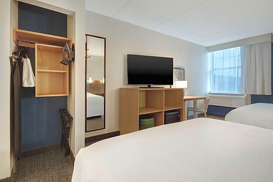 Spark by Hilton Rochester University Area