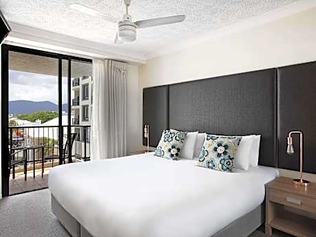 1 Bedroom City View