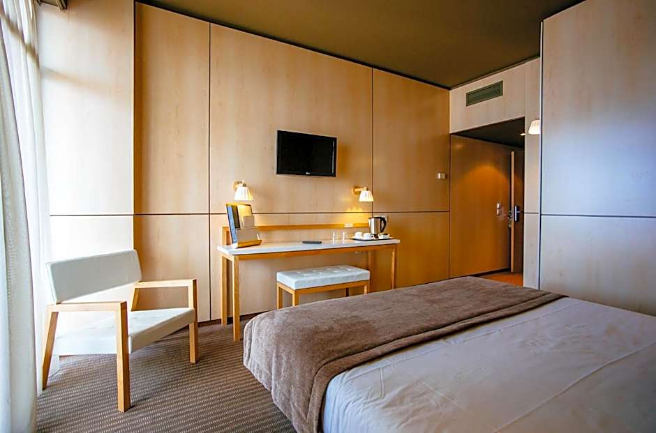 Axis Vermar Conference & Beach Hotel