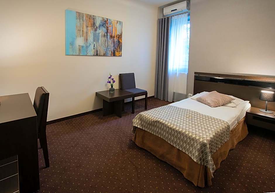 Hotel Capitol