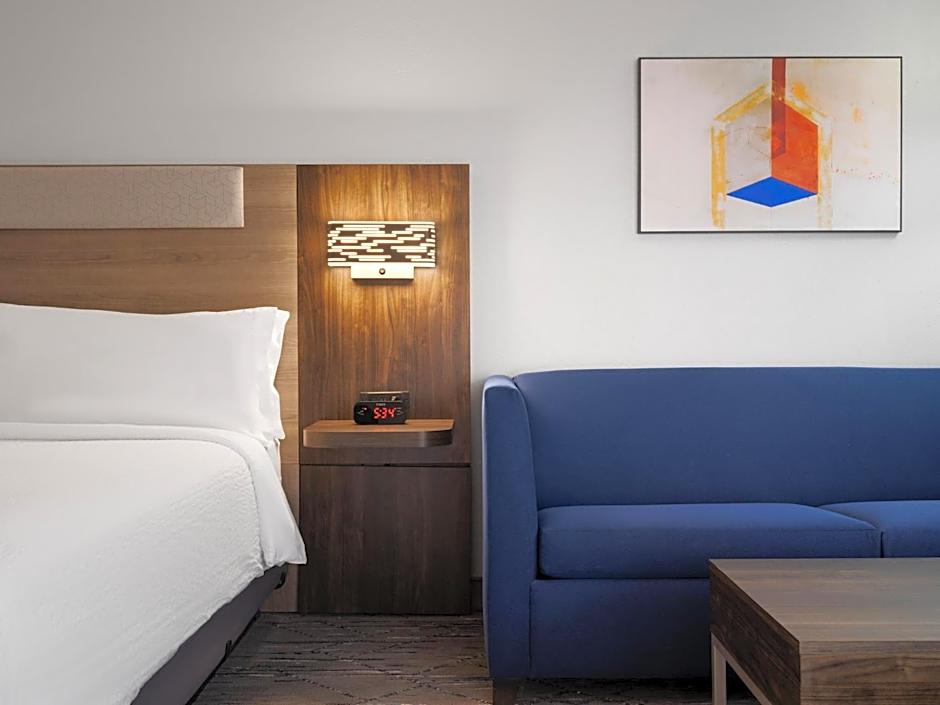 Holiday Inn Express Indianapolis Airport By IHG